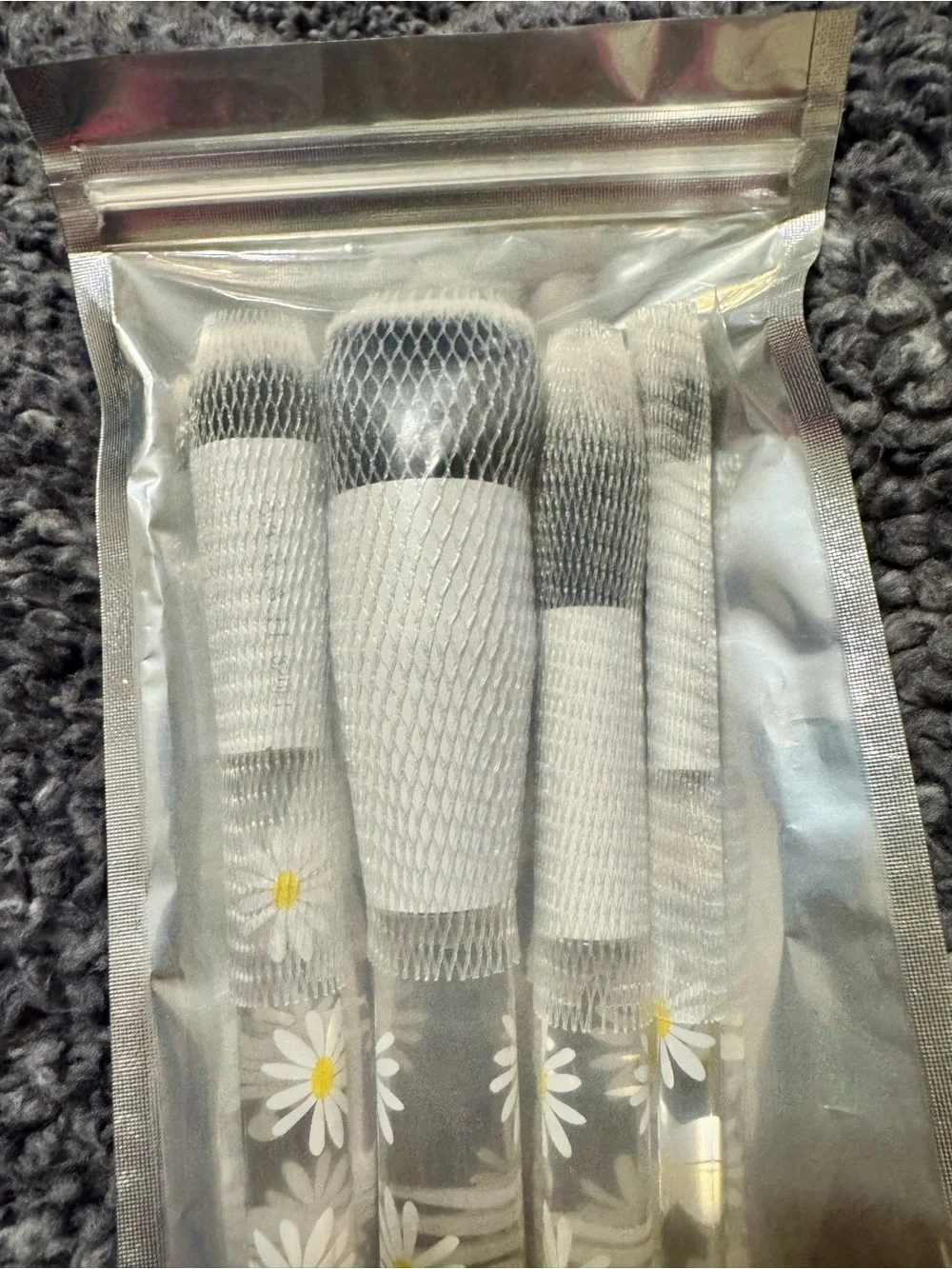 F.A.R.A.H. White Daisy Handle Makeup Brush Set - White